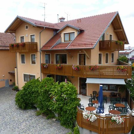 Gasthof-Pension-Metzgerei Jaeger Michelsneukirchen Esterno foto